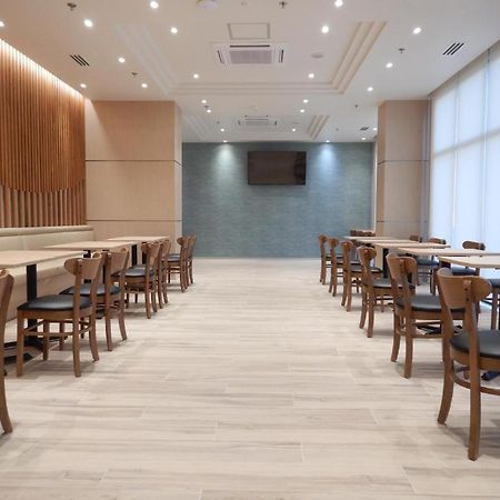 Wishton Hotel Yangon Exterior photo